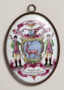 Ovaal medaillon voor de Society of Bucks, met twee boswachters die een schild met een hert ondersteunen door English School