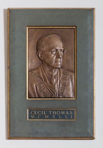 Plaquette met Cecil Thomas, Beeldhouwer & Medailleur, 1946 door English School