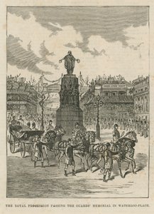 Koninklijke processie langs het Guards Memorial in Waterloo Place door English School