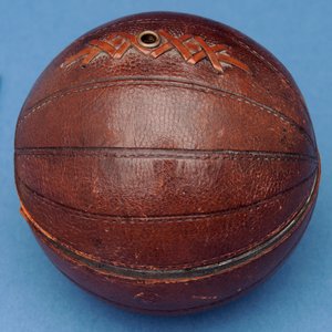 Touwdispenser in de vorm van een voetbal