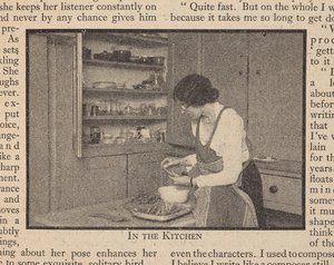Sylvia in de keuken op 113 Inverness Terrace, in Louise Morgan