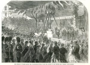 De Prins van Wales legt de eerste steen van het nieuwe kantoor van de British and Foreign Bible Society door English School