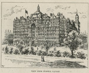 Het Russell Hotel, uitzicht vanaf Russell Square door English School