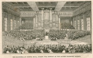 Het orkest in Exeter Hall, Londen, tijdens de bijeenkomst van de Sacred Harmonic Society door English School