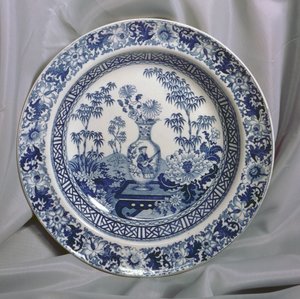 Wedgwood blauw bedrukte plaat, Chinees vaaspatroon, ca. 1810 door English School