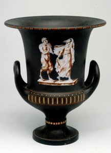 Wedgwood vaas met afbeelding van een jong meisje en een zwarte keramische satyr geschilderd 