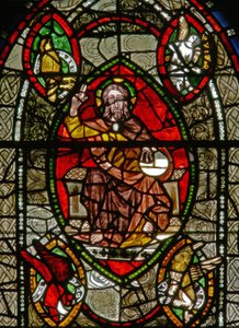 Raam S met Christus in Majesteit omringd door Evangelistensymbolen door English School