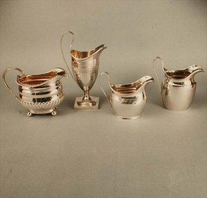 Collectie roomkannen, allemaal uit de George III periode (1760-1820) door English School English School