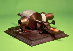 Replica van de eerste fonograaf, uitgevonden door Thomas Alva Edison in 1877