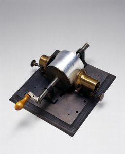Replica van de eerste fonograaf, uitgevonden door Thomas Alva Edison in 1877