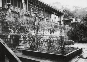 Fuchou, Ku shan, Yung tsuan sze, Fukien, Gebedshal in het Klooster van de Rushing Source op Drum Mountain nabij Fuchou