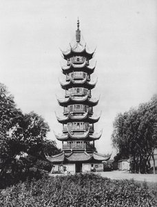 Shanghai, Lung hua ta, Kiangsu, Pagode van de Schoonheid van de Draak door Ernst Boerschmann