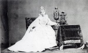 Sarah Bernhardt (1844-1923) in de rol van Marie de Neubourg in 
