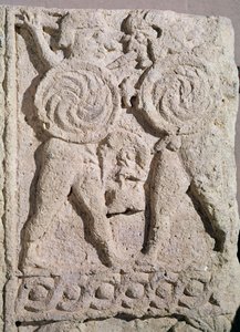 Detail van een grafsteen met twee krijgers steen door Etruscan