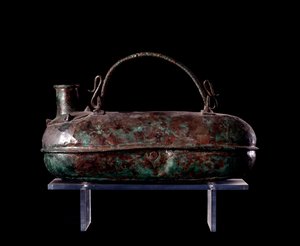 Etruskische beschaving: bronzen askos uit het graf van de Bronzen Kar in Vulci, 680-670 v.Chr. door Etruscan