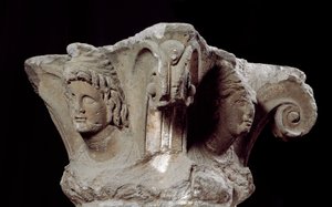 Etruskische beschaving: versierde zuil kapitelen uit het graf Campanari in Vulci, Italië. Eind 4e, begin 3e eeuw v.Chr. Florence, Museo Archeologico