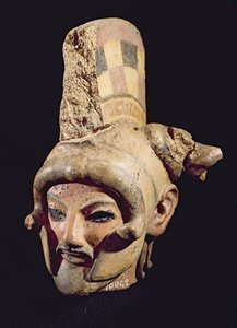 Hoofd van een krijger met een helm, uit Satricum