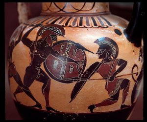 Terracotta amfoor met voorstelling van een duel tussen twee soldaten, 520-500 v.Chr.