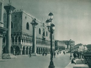Voorzijde van het Dogepaleis met Riva degli Schiavoni, Venetië, Italië, 1927