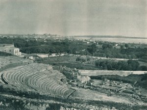 Uitzicht op de stad vanaf het Griekse theater, Syracuse, Sicilië, Italië, 1927 door Eugen Poppel