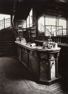 Cabaretbar door Eugène Atget