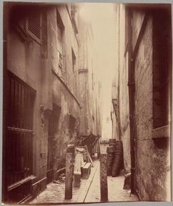Cul-de-sac du Boeuf, Rue Saint-Merri door Eugène Atget