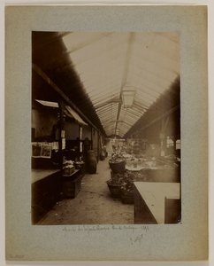 Marché des Enfants-Rouges, rue de Bretagne, 3e arrondissement, Parijs door Eugène Atget