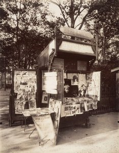 Kiosk in Parijs, c.1910