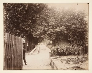 Point du jour, Porte du bas Meudon door Eugène Atget