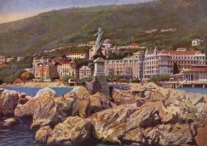 Abbazia, nu Opatija in Kroatië: Madonna del Mare, op de achtergrond de Kerk van S Maria Annunciata (foto) door European Photographer