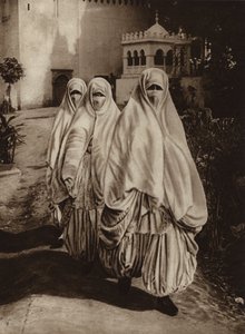 Algiers, Vrouwen aan de wandel