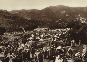 Moulay-Idris, Pelgrimskamp door European Photographer