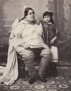 Tunesische Joodse vrouw en haar dochter (zw/w foto) door European Photographer