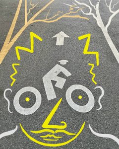 Fietser en bewegwijzering, ca 2020-24 (digitale kunst)