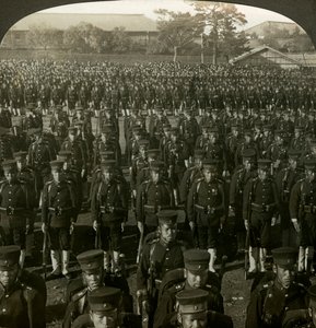Japanse infanterie bij de verjaardag van de keizer, Tokio, Japan door Excelsior Stereoscopic Tours