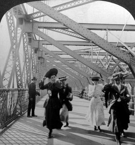 De promenade, Williamsburg Bridge, New York, VS, ca. 1900