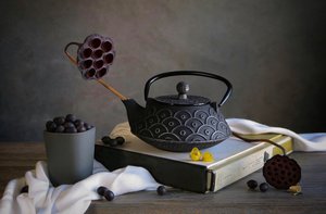 Zen-theepot en bessen