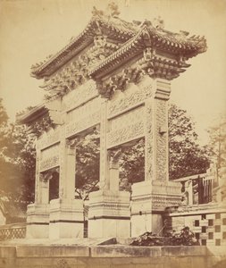 Boog in de Lama-tempel bij Peking, oktober 1860