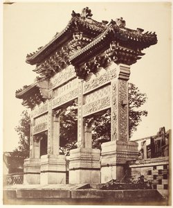 Boog in de Lama Tempel bij Pekin, oktober 1860