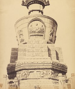 Architectonisch uitzicht op de Lama-tempel bij Peking, oktober 1860 door Felice Beato