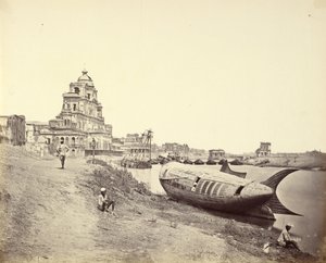 Chutter Manzil Paleis, met de Koningsboot in de Vorm van een Vis op de Gomti Rivier