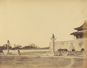 Ingang van het winterpaleis, Peking, oktober 1860 door Felice Beato
