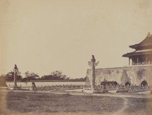 Ingang van het Winterpaleis, Peking, 29 oktober 1860, 1860 door Felice Beato