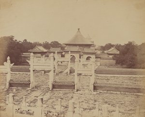 Interieur en Bogen van de Tempel van de Hemel Waar de Keizer Eens per Jaar Offert, in de Chinese Stad Peking, Oktober 1860