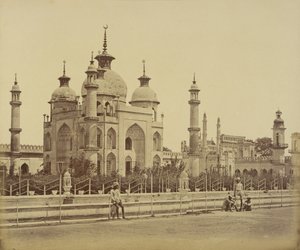 [Moskee in de Hussainabad Imambara]. door Felice Beato