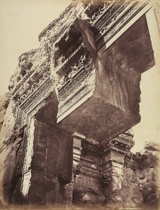 Detail van de ingang van een tempel, in de archeologische zone van Heliopolis of Baalbek, oude Syrische stad, nu Libanon