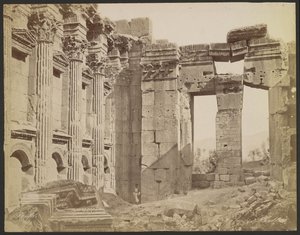 Interieur, Tempel van Jupiter, Balbek door Félix Bonfils
