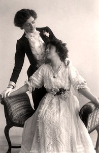 Lily Elsie 1886-1962 en Adrienne Augarde 1882-1913, Engelse actrices, 1907 door Foulsham and Banfield