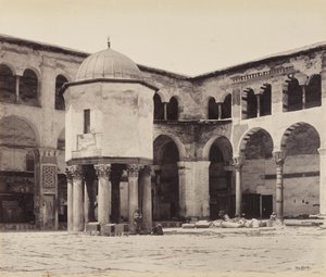 Fontein in de binnenplaats van de Grote Moskee (Umayyad Moskee), Damascus door Francis Bedford