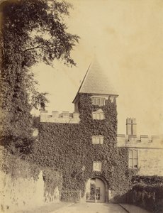 Toegangspoort en toren, Lismore Castle